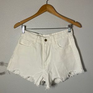 WHITE SUMMER SHORTS